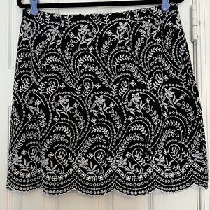 LOFT black and white embroidered scallop hem skirt size 8, new with tags.